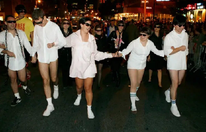 Tom Cruise Costume Risky Business: The Story